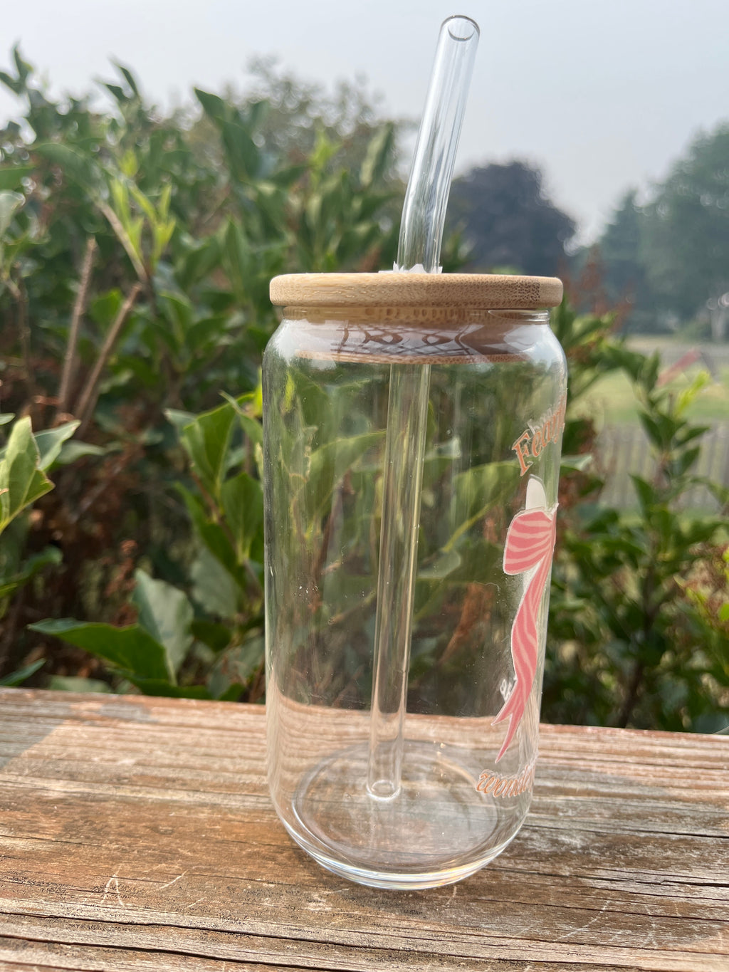 Bow Sipper Glass